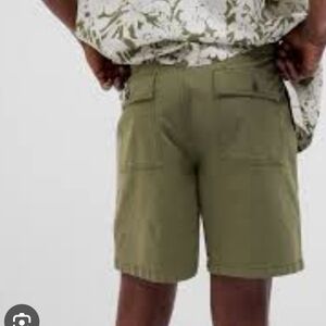 GAP Men's Khaki Green Flat Front 8" Ripstop Fatigue Shorts Size 34